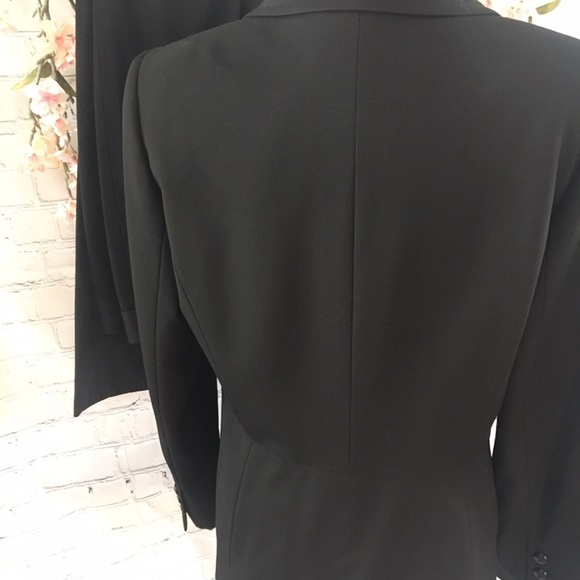 Tahari two-piece, black suit, Size 10 - Picture 3 of 5